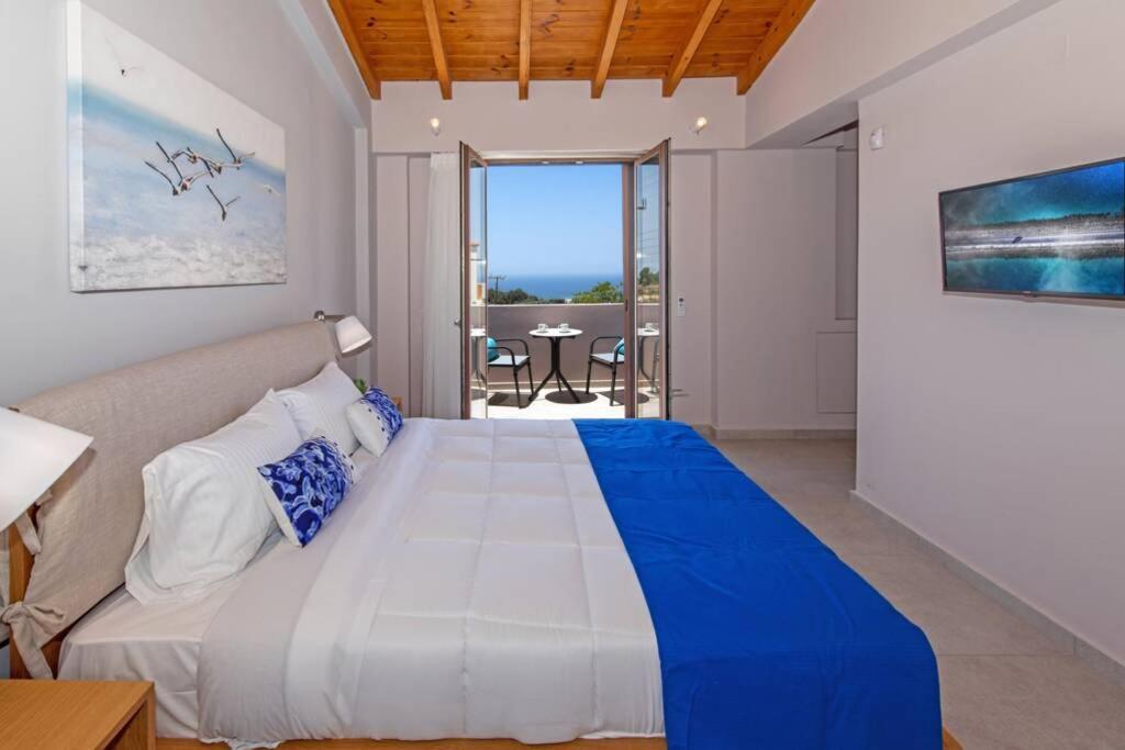 Villa Anthi, A Modern Villa With Salted Water Pool,Hot Tub & Bbq! Resmo Dış mekan fotoğraf