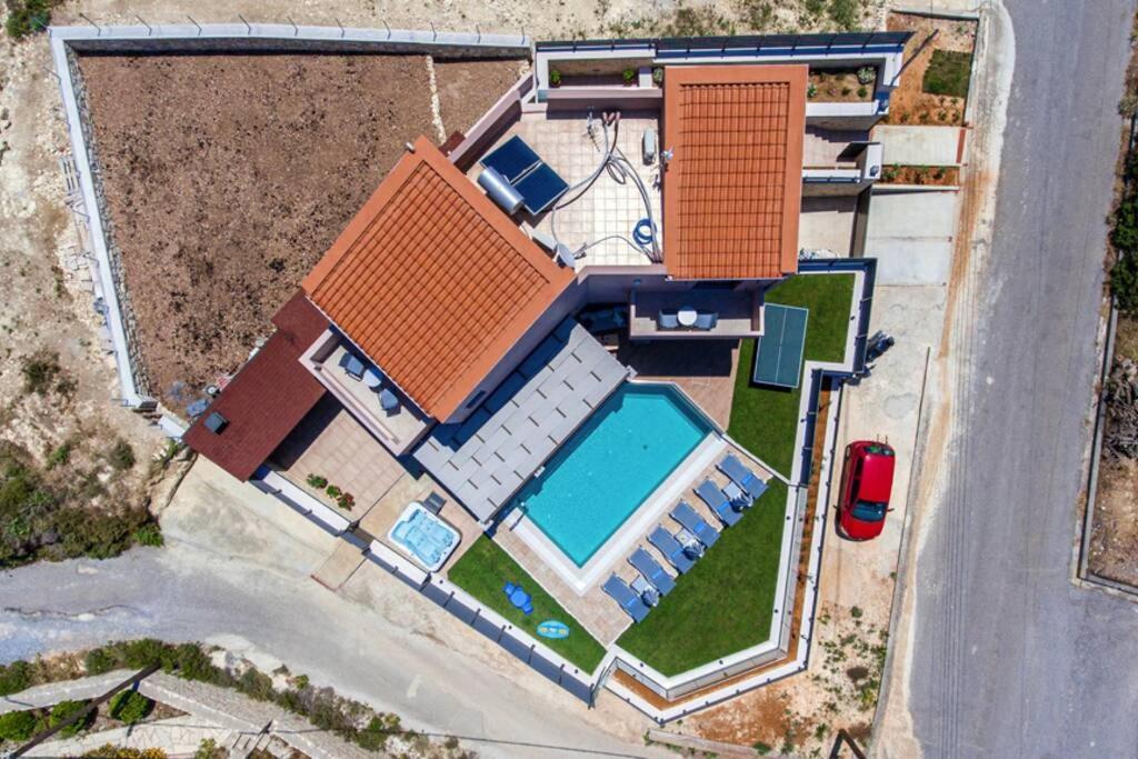 Villa Anthi, A Modern Villa With Salted Water Pool,Hot Tub & Bbq! Resmo Dış mekan fotoğraf