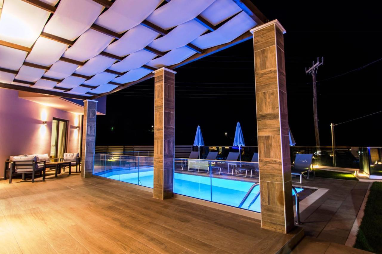 Villa Anthi, A Modern Villa With Salted Water Pool,Hot Tub & Bbq! Resmo Dış mekan fotoğraf